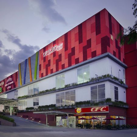Amaris Hotel Ponorogo Exterior foto