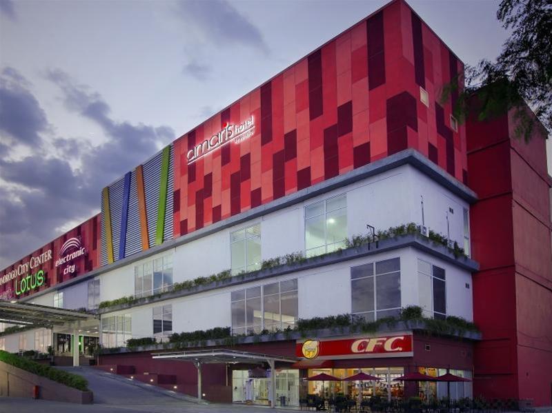 Amaris Hotel Ponorogo Exterior foto